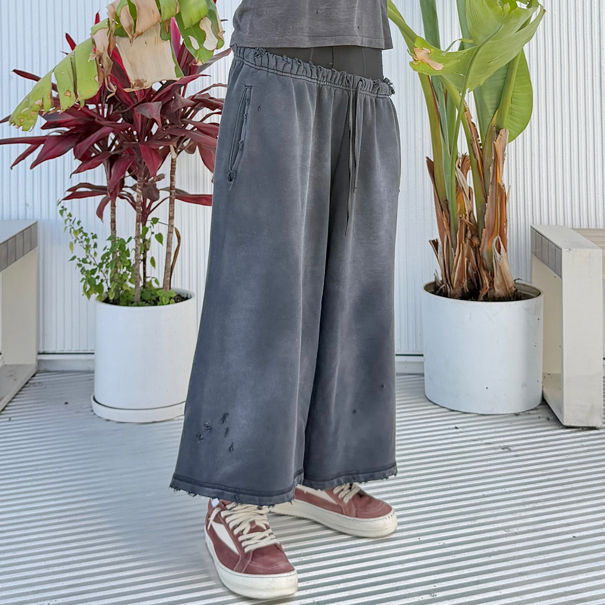 SLATE WASH CAPRIS